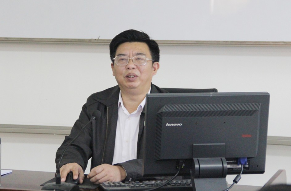 校党委书记廖进球为我校2012级emba班授课